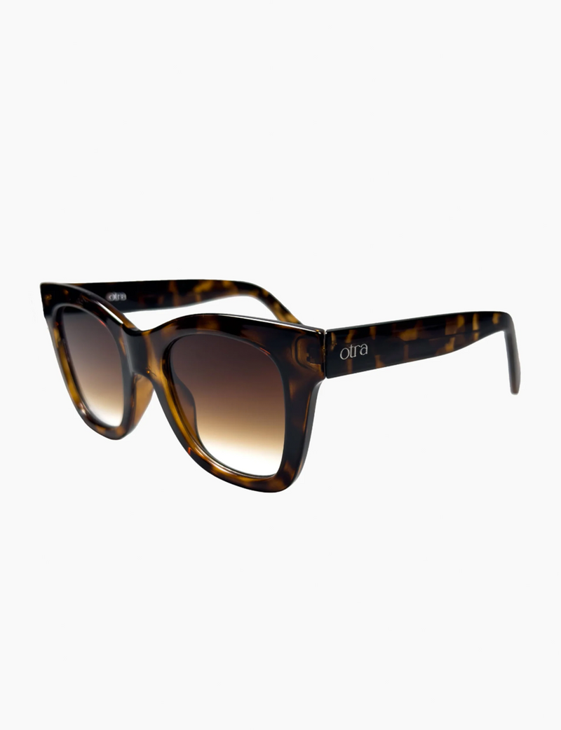Cece, Tort/Brown Fade