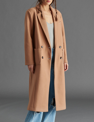 Nell Coat, Camel